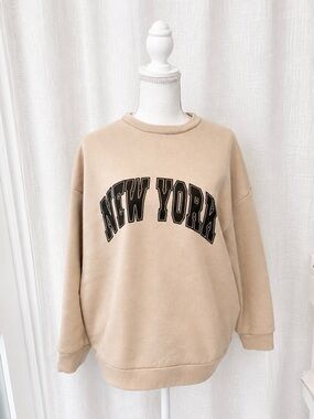 Beige "New York" Crewneck Sweatshirt - Casual Women Sweater